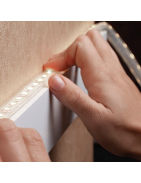 Tiras LED solar exterior autoadesivo Aktive | Distria