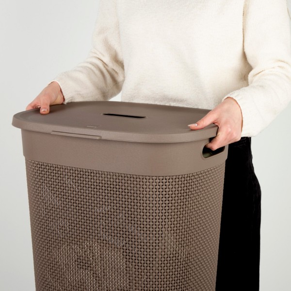Cesto para roupa suja Curver Filo 55L com tampa castanha | Distria
