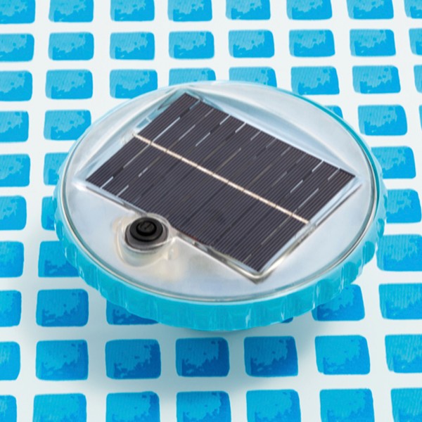 Luz LED flutuante carregamento solar para piscinas | IDistria