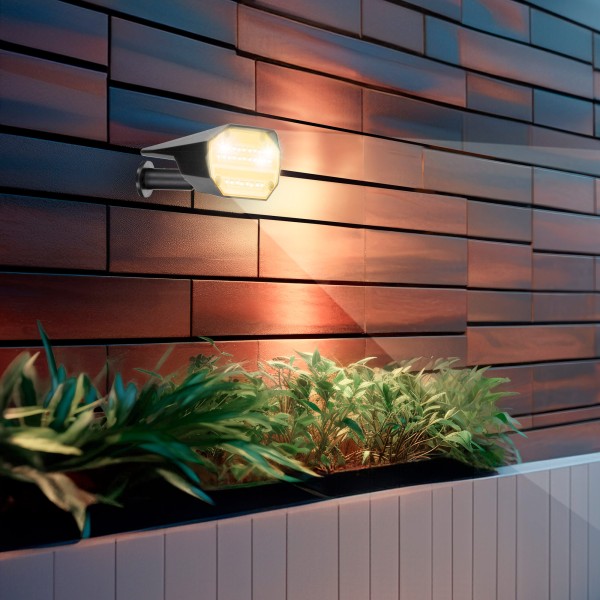 Farol solar LED com luz e colorida 8x11x37 cm | Distria