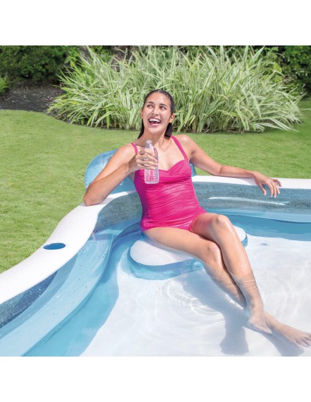 Piscina insuflável Intex com assentos e pousa-copos | Distria.com